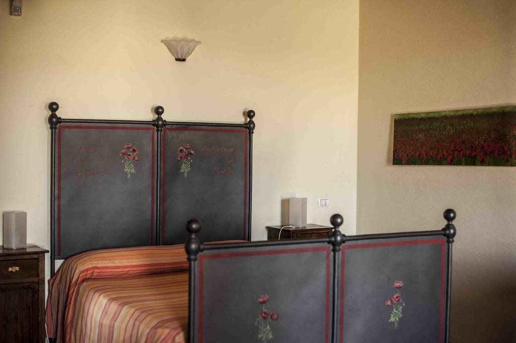 Montabone Azienda Agrituristica Alcastle מראה חיצוני תמונה