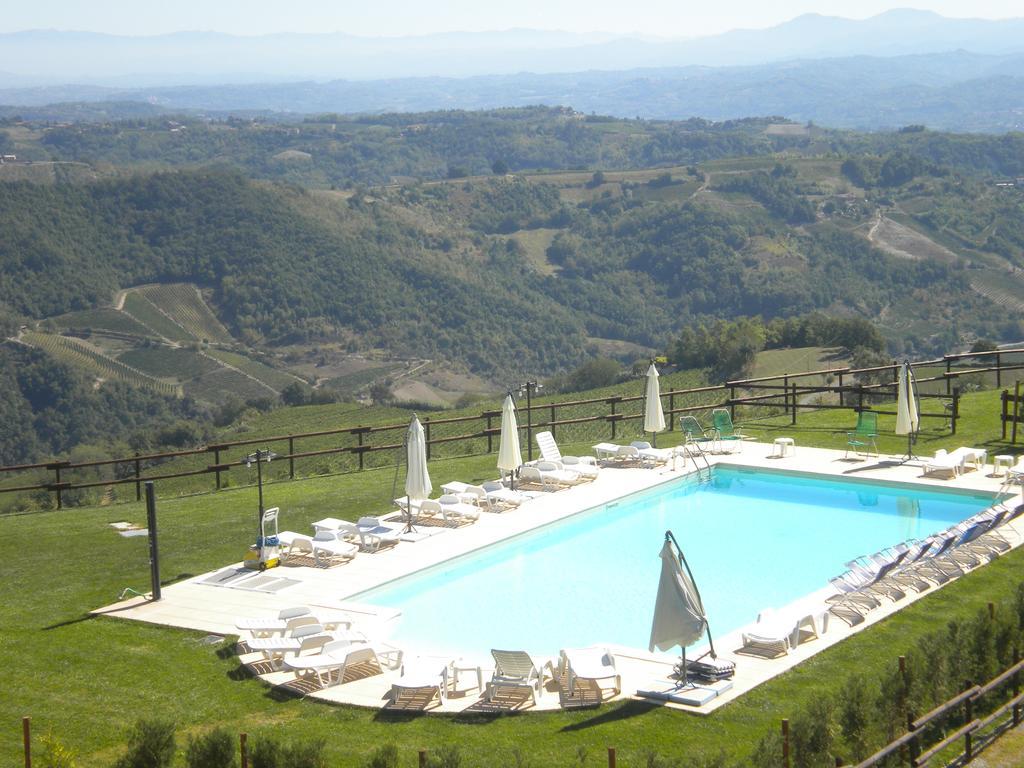 Montabone Azienda Agrituristica Alcastle מראה חיצוני תמונה