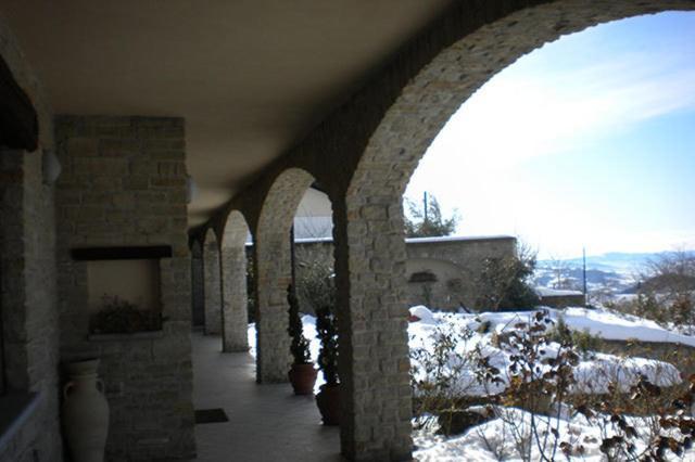 Montabone Azienda Agrituristica Alcastle מראה חיצוני תמונה